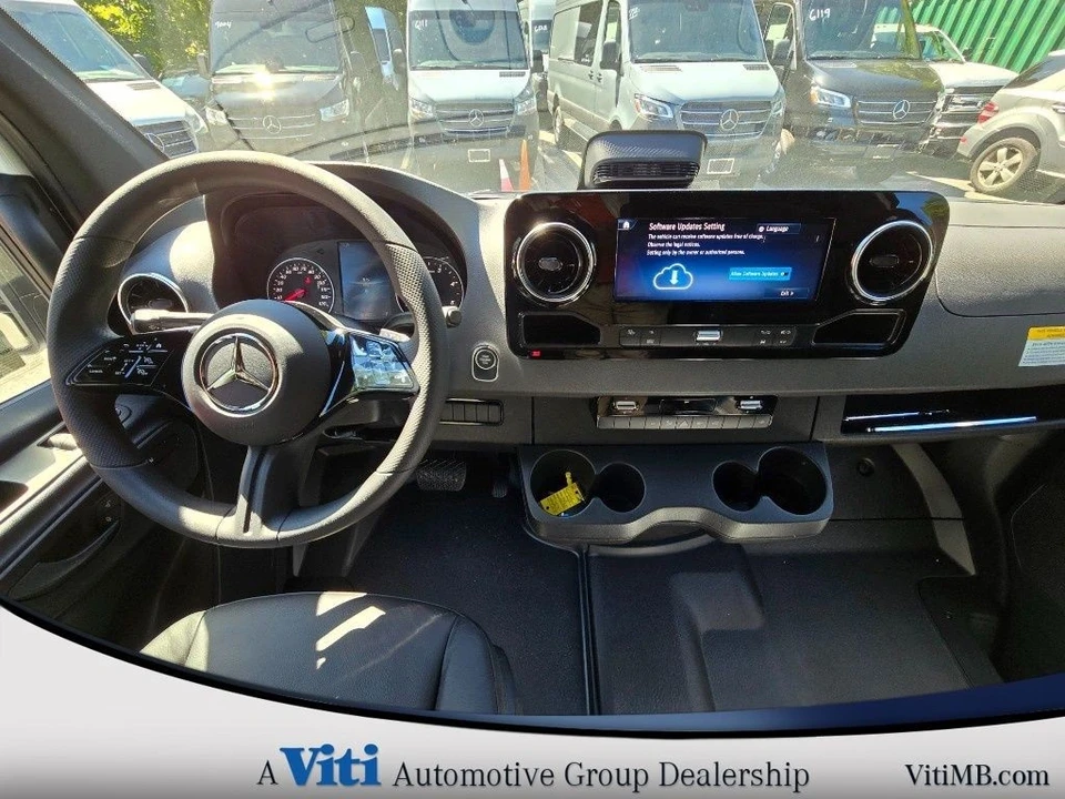 2025 Mercedes-Benz VS30 Sprinter - Image 11 of 14