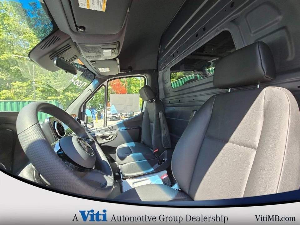 2025 Mercedes-Benz VS30 Sprinter - Image 12 of 14
