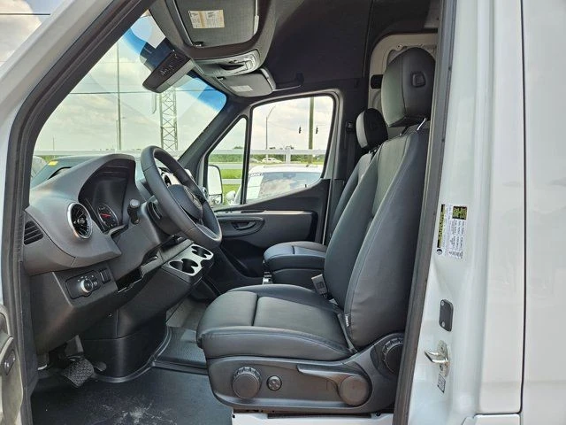 2025 Mercedes-Benz VS30 Sprinter - Image 11 of 12