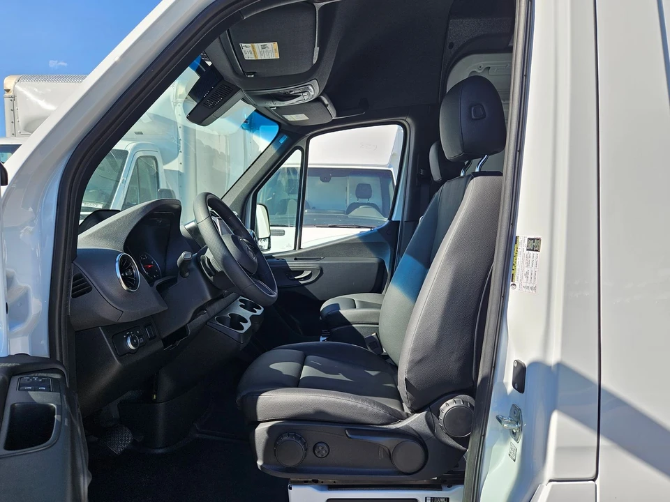 2025 Mercedes-Benz VS30 Sprinter - Image 11 of 12