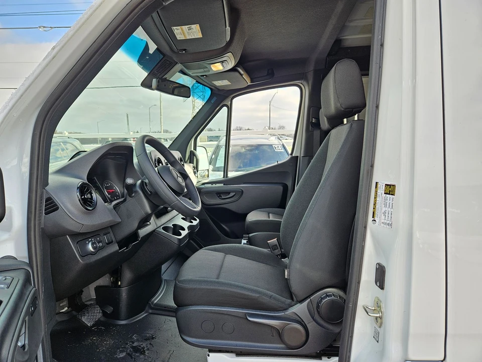 2025 Mercedes-Benz VS30 Sprinter - Image 11 of 21