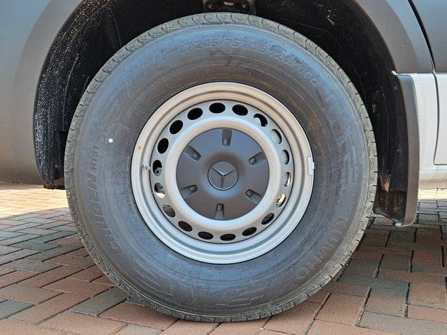 2025 Mercedes-Benz VS30 Sprinter - Image 9 of 12