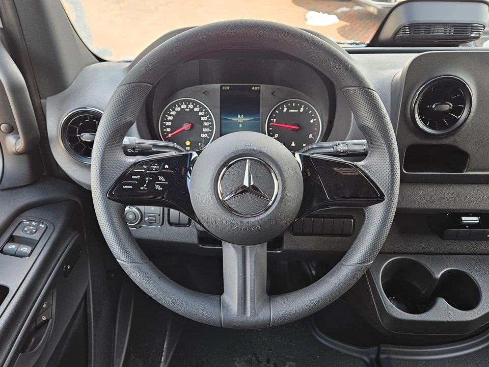2025 Mercedes-Benz VS30 Sprinter - Image 13 of 21