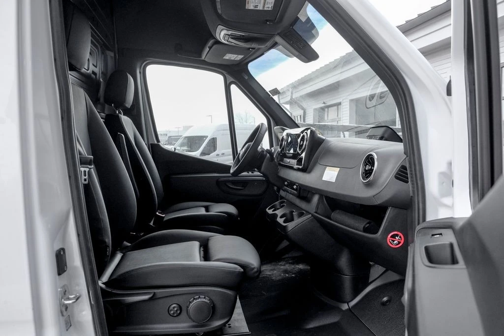 2025 Mercedes-Benz VS30 Sprinter - Image 18 of 30