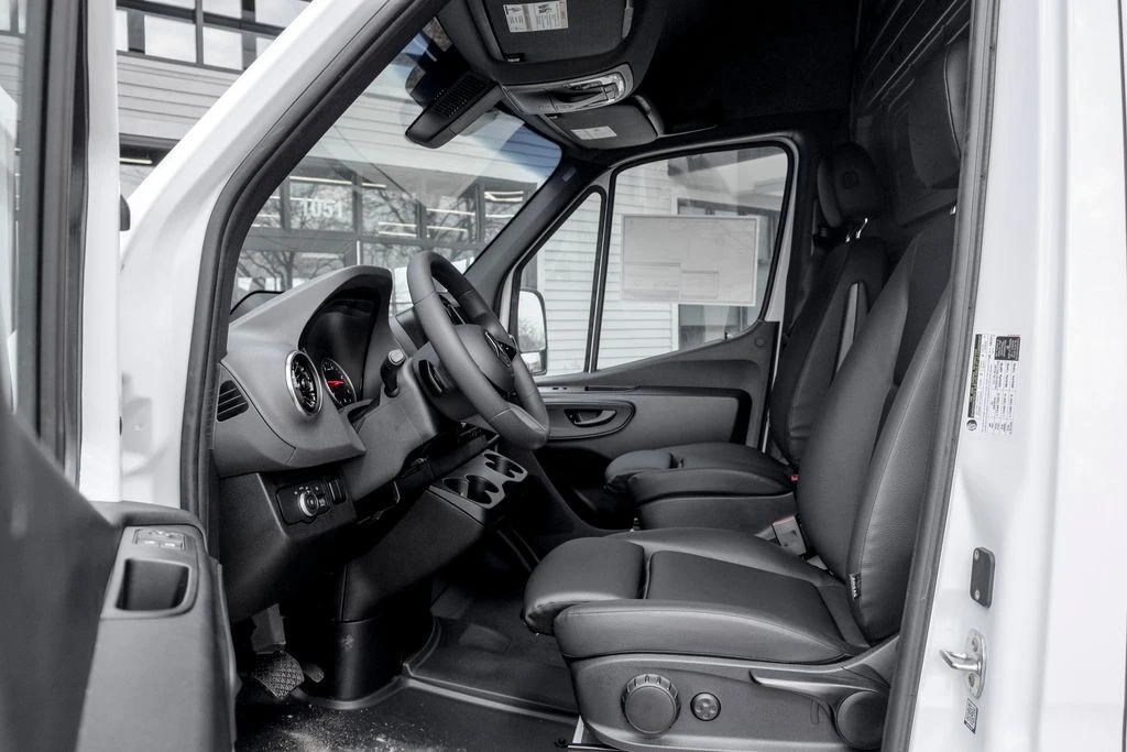 2025 Mercedes-Benz VS30 Sprinter - Image 12 of 30