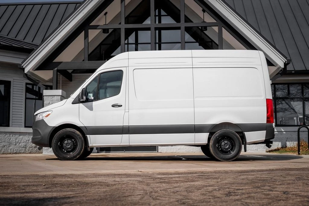2025 Mercedes-Benz VS30 Sprinter - Image 3 of 30