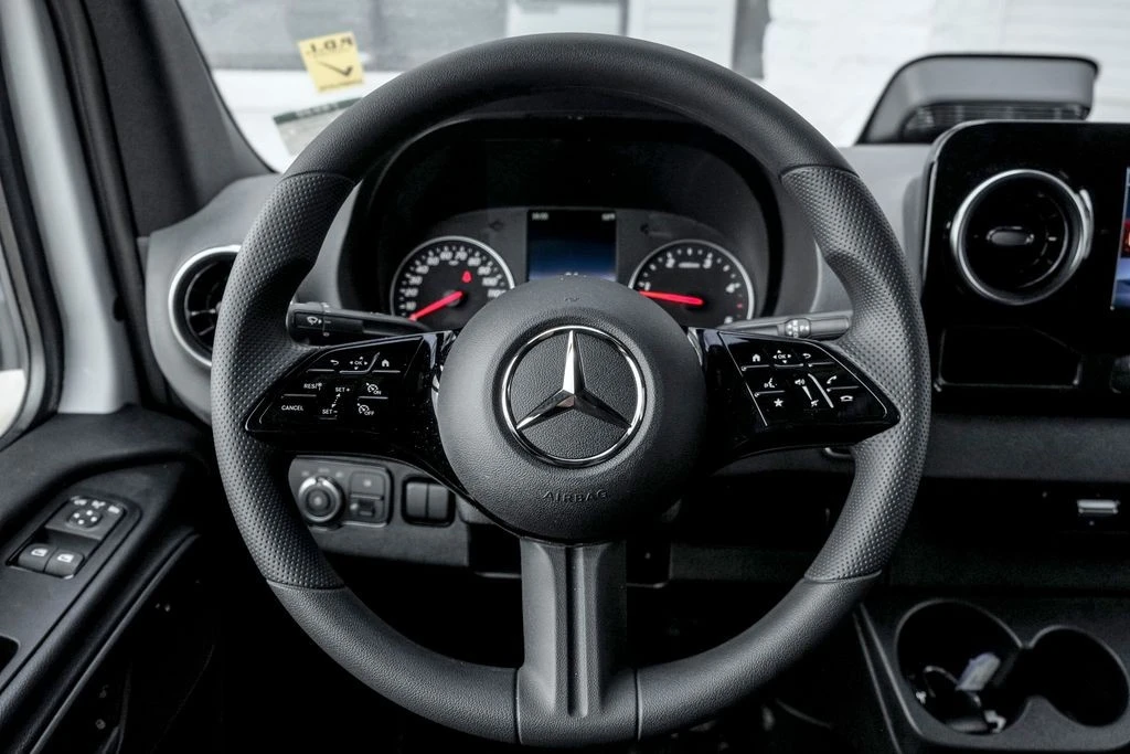 2025 Mercedes-Benz VS30 Sprinter - Image 15 of 30