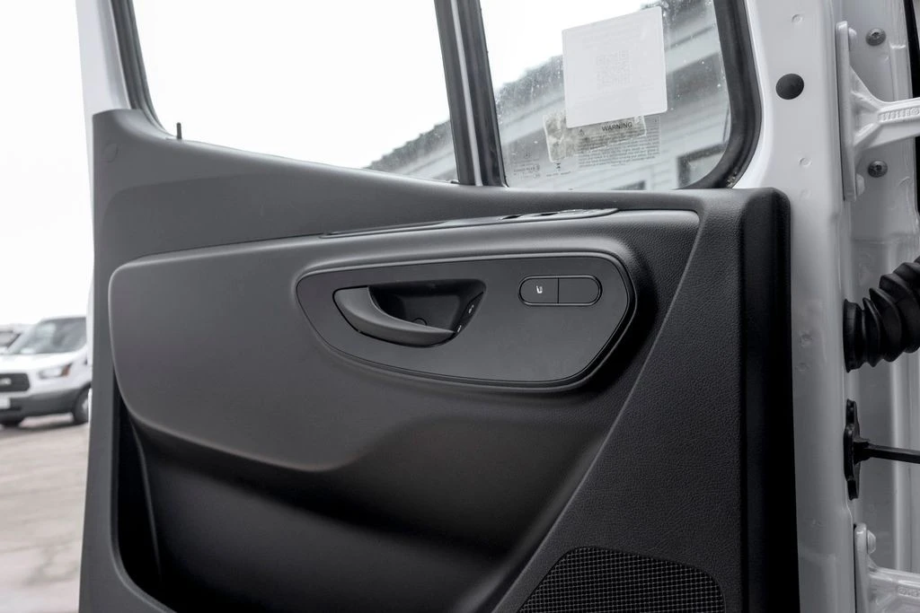 2025 Mercedes-Benz VS30 Sprinter - Image 13 of 30