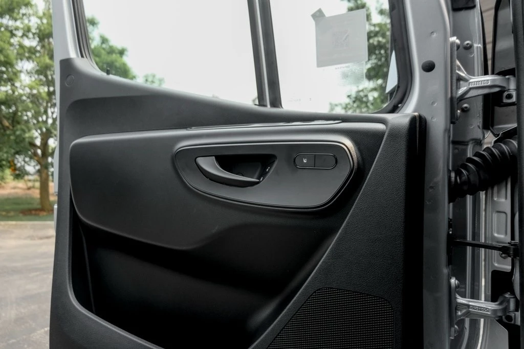 2025 Mercedes-Benz VS30 Sprinter - Image 13 of 21