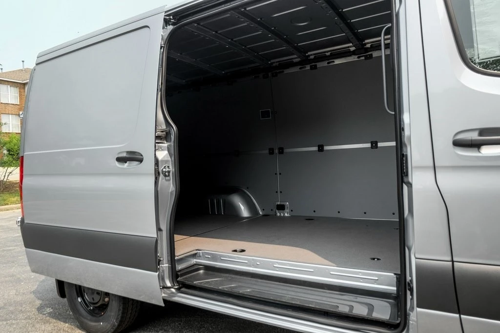 2025 Mercedes-Benz VS30 Sprinter - Image 10 of 12