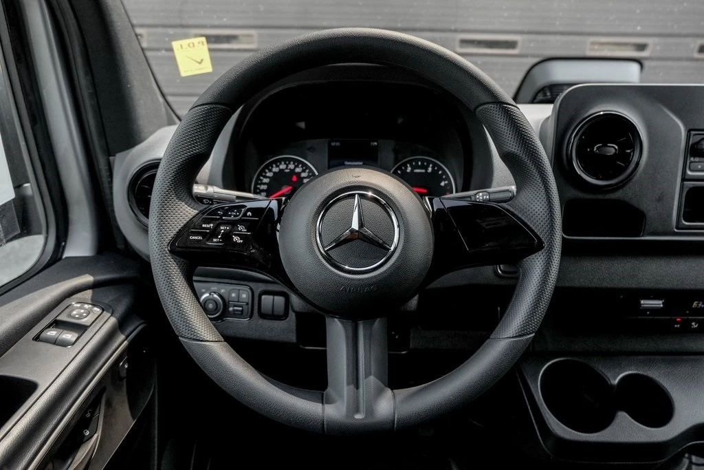 2025 Mercedes-Benz VS30 Sprinter - Image 15 of 21