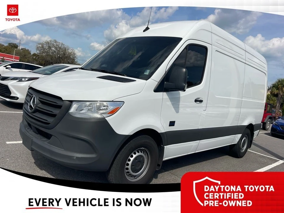 2025 Mercedes-Benz VS30 Sprinter - Image 2 of 10