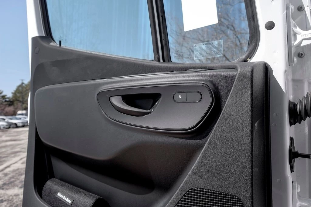 2025 Mercedes-Benz VS30 Sprinter - Image 13 of 21