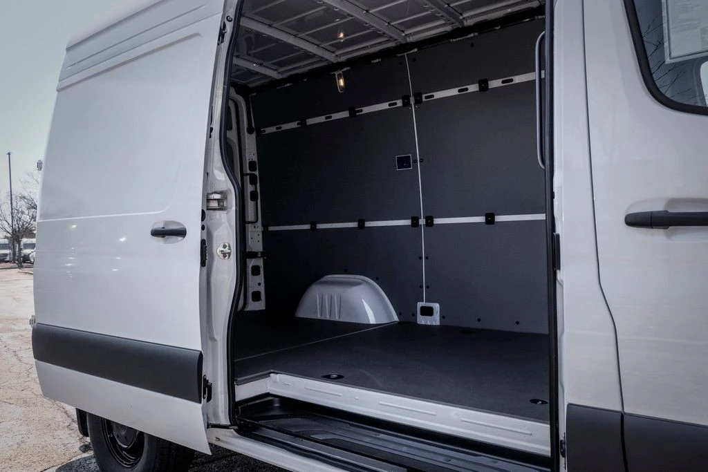 2025 Mercedes-Benz VS30 Sprinter - Image 10 of 21