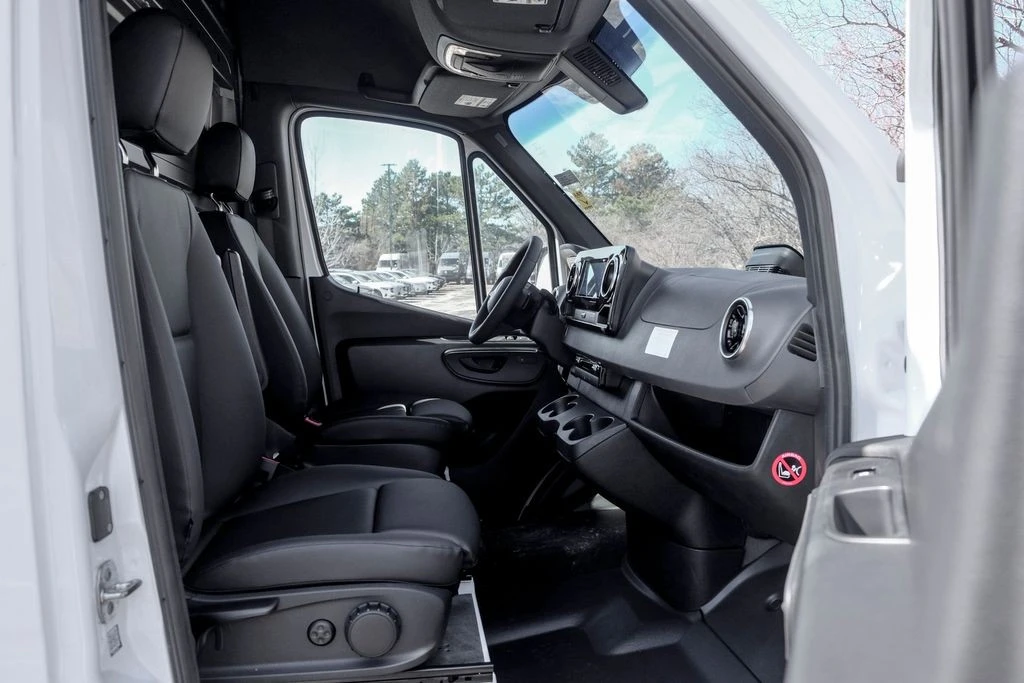 2025 Mercedes-Benz VS30 Sprinter - Image 18 of 21