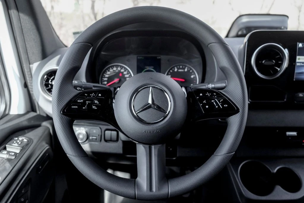 2025 Mercedes-Benz VS30 Sprinter - Image 15 of 21