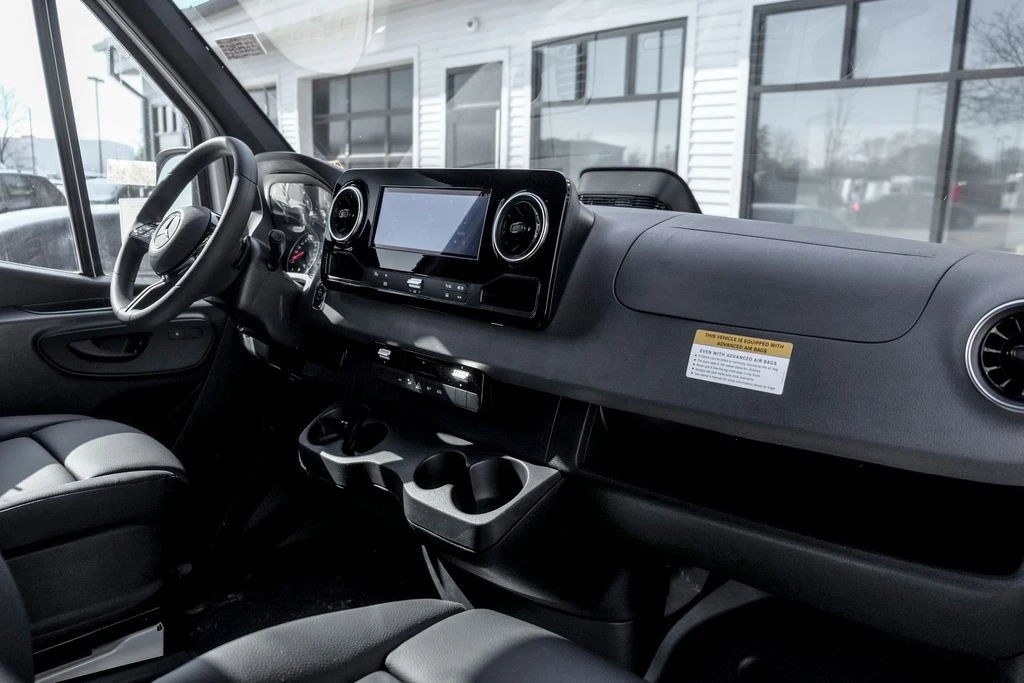 2025 Mercedes-Benz VS30 Sprinter - Image 18 of 21