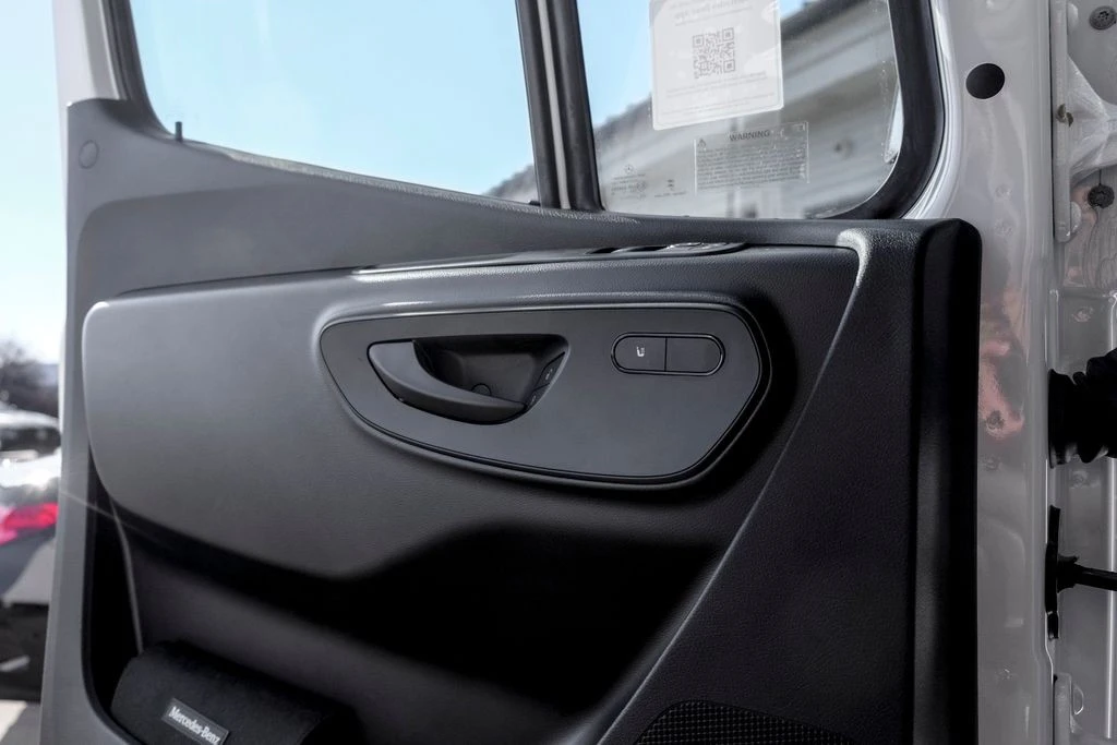 2025 Mercedes-Benz VS30 Sprinter - Image 13 of 21