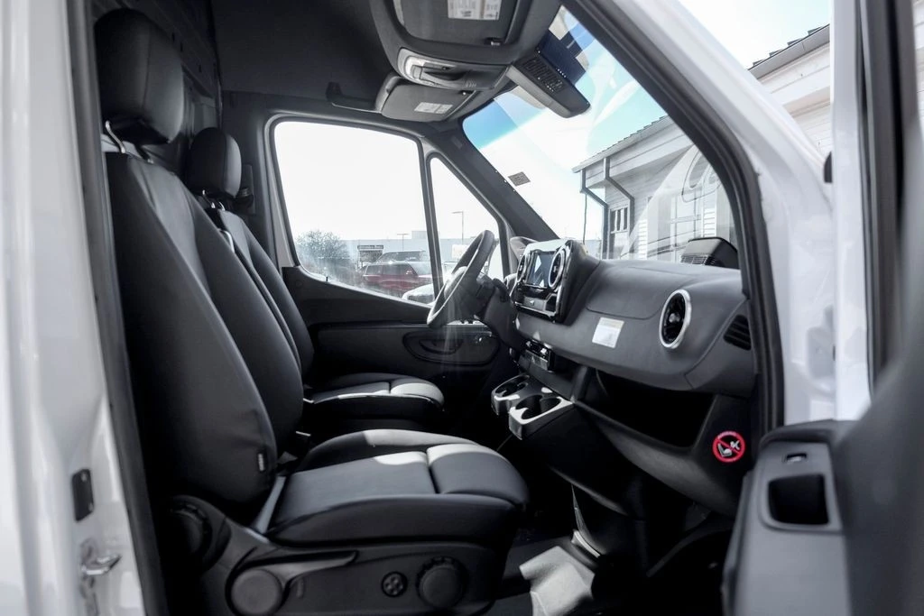 2025 Mercedes-Benz VS30 Sprinter - Image 17 of 21