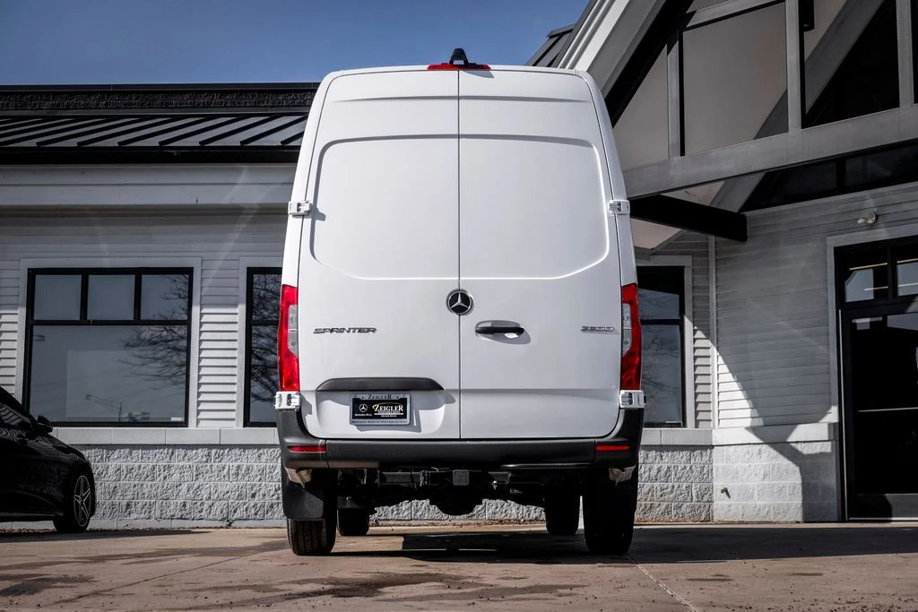 2025 Mercedes-Benz VS30 Sprinter - Image 8 of 21