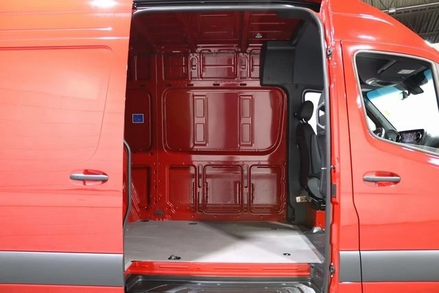 2025 Mercedes-Benz VS30 Sprinter - Image 11 of 12