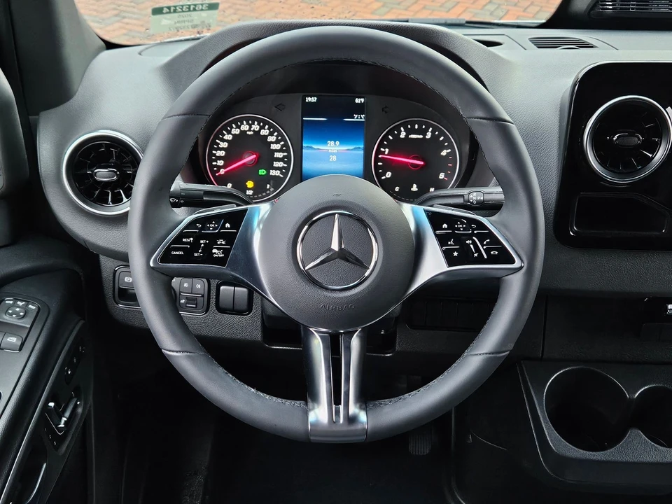 2025 Mercedes-Benz VS30 Sprinter - Image 13 of 21