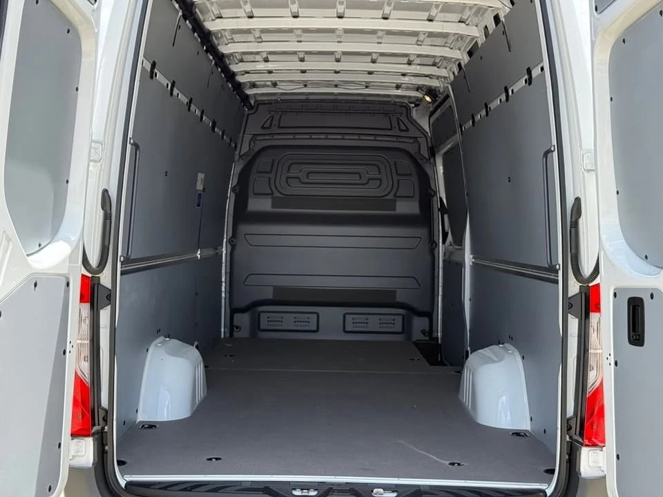 2025 Mercedes-Benz VS30 Sprinter - Image 10 of 20