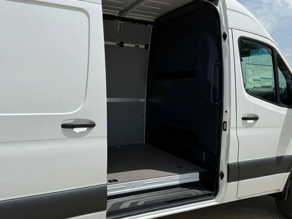 2025 Mercedes-Benz VS30 Sprinter - Image 11 of 20