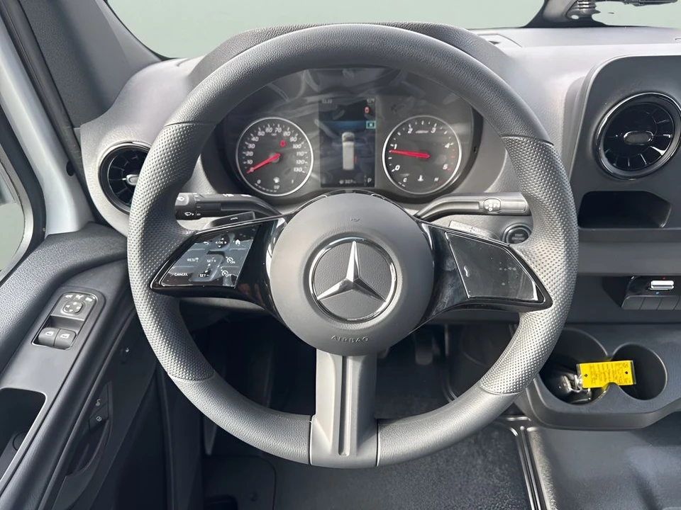 2025 Mercedes-Benz VS30 Sprinter - Image 11 of 21