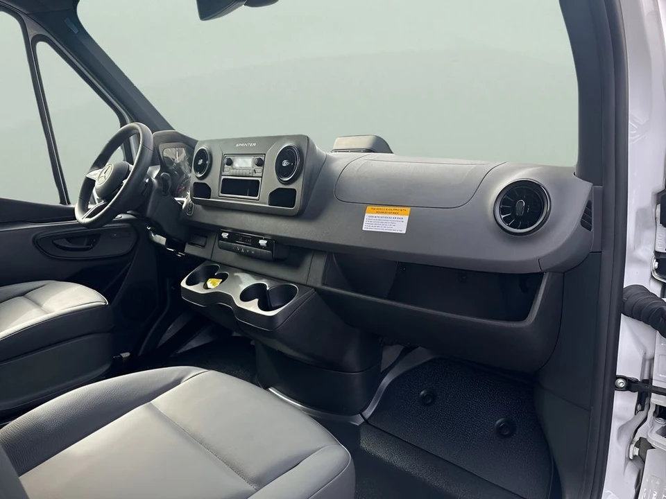 2025 Mercedes-Benz VS30 Sprinter - Image 10 of 21