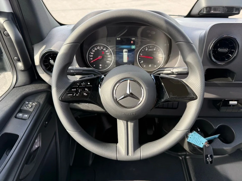 2025 Mercedes-Benz VS30 Sprinter - Image 11 of 21