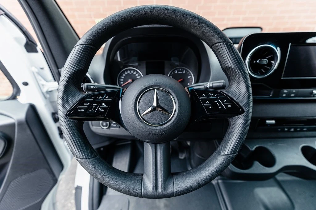 2025 Mercedes-Benz VS30 Sprinter - Image 11 of 12