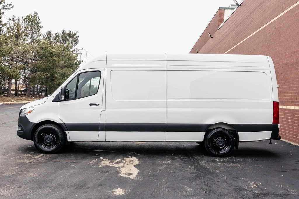 2025 Mercedes-Benz VS30 Sprinter - Image 4 of 12