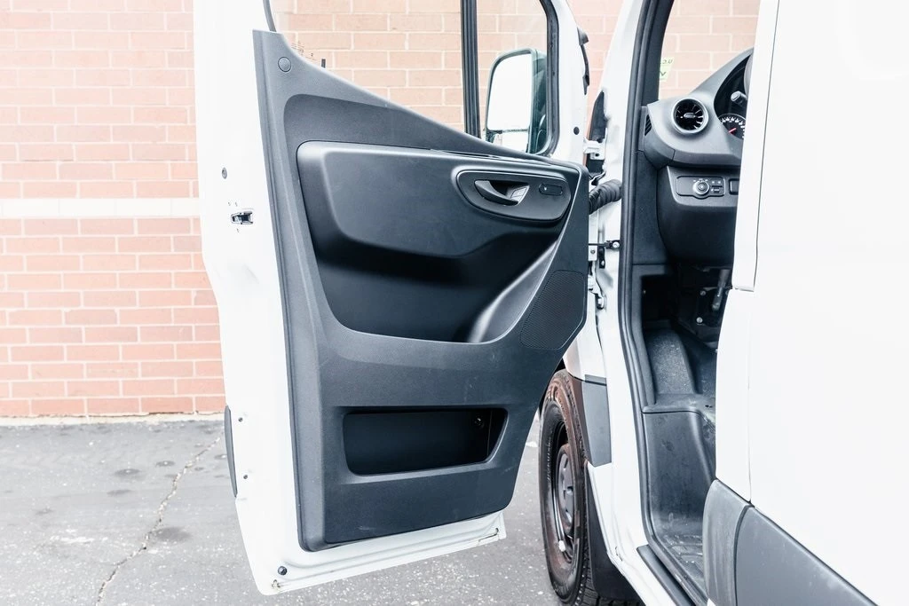 2025 Mercedes-Benz VS30 Sprinter - Image 5 of 12
