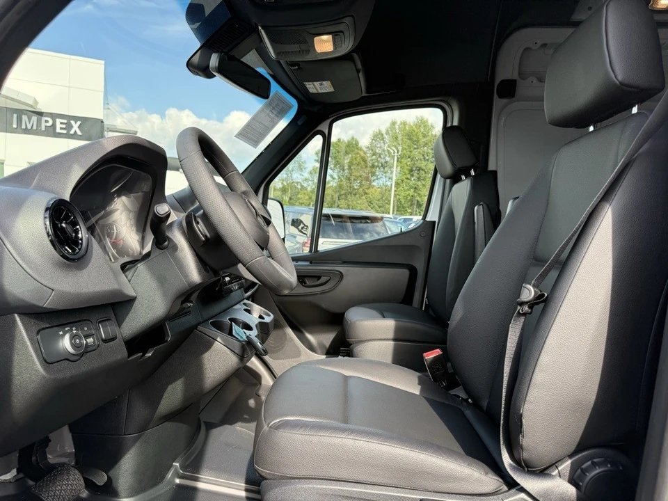 2025 Mercedes-Benz VS30 Sprinter - Image 9 of 12