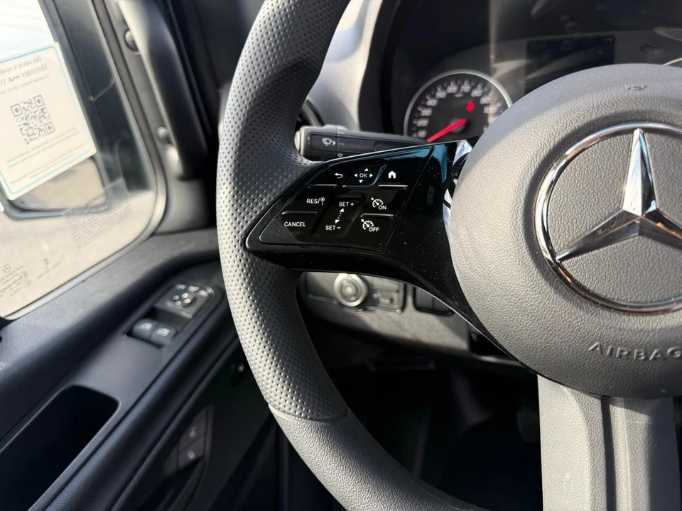 2025 Mercedes-Benz VS30 Sprinter - Image 13 of 21