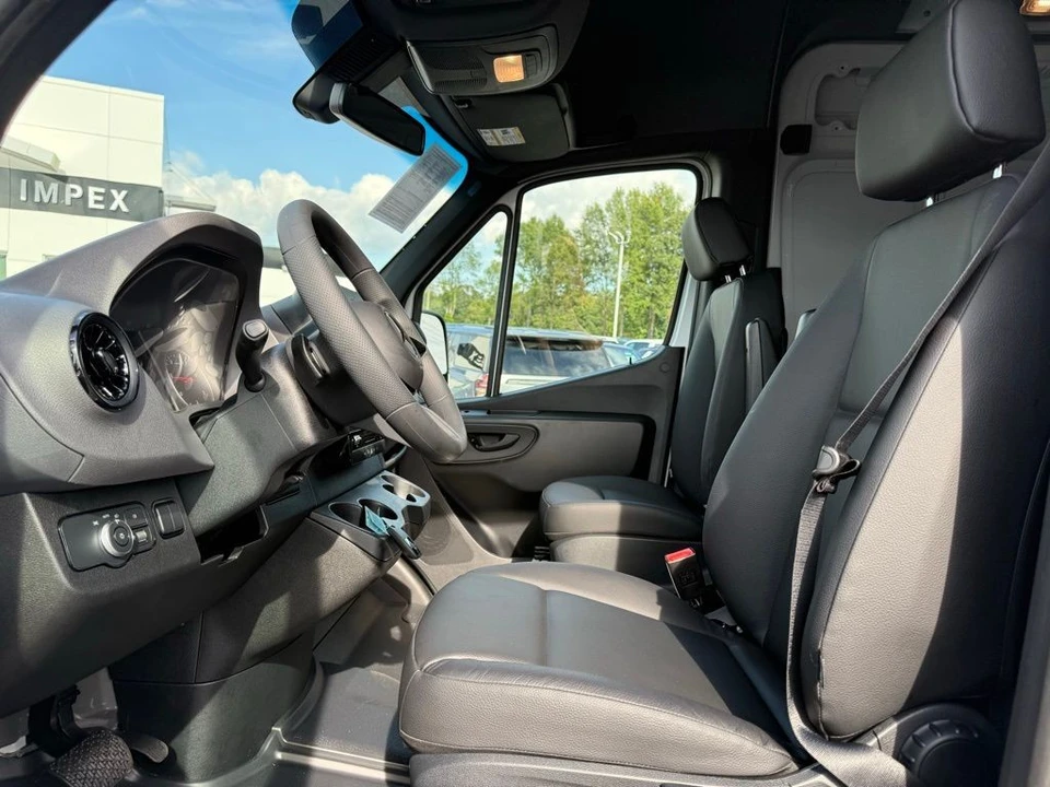 2025 Mercedes-Benz VS30 Sprinter - Image 9 of 21