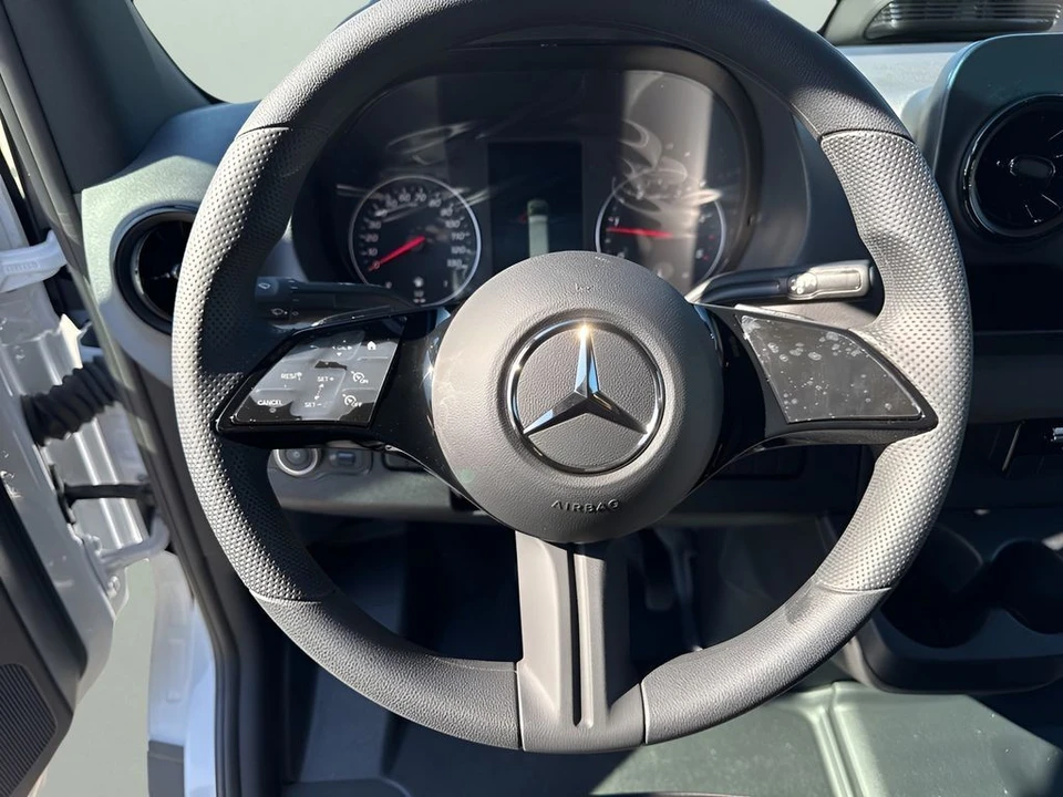 2025 Mercedes-Benz VS30 Sprinter - Image 10 of 12