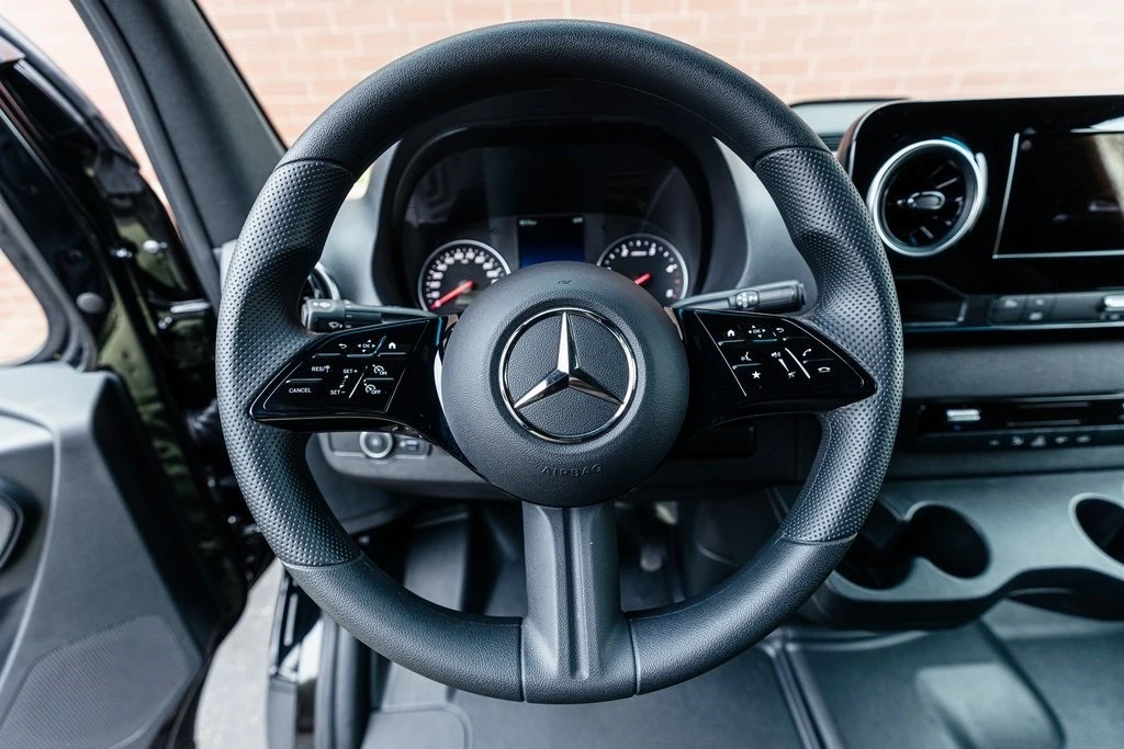 2025 Mercedes-Benz VS30 Sprinter - Image 11 of 12