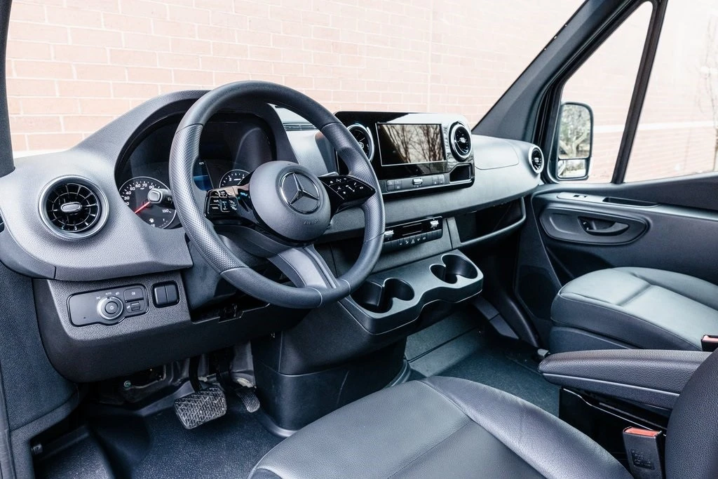 2025 Mercedes-Benz VS30 Sprinter - Image 8 of 12