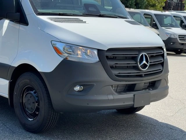2025 Mercedes-Benz VS30 Sprinter - Image 3 of 12