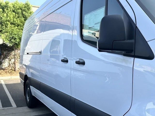 2025 Mercedes-Benz VS30 Sprinter - Image 5 of 12