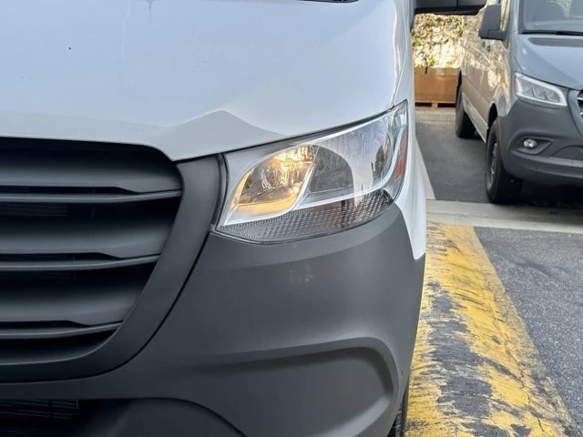 2025 Mercedes-Benz VS30 Sprinter - Image 9 of 12
