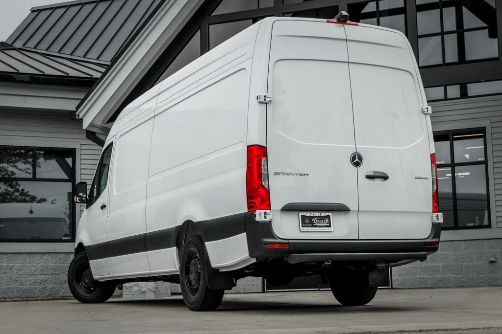 2025 Mercedes-Benz VS30 Sprinter - Image 3 of 12