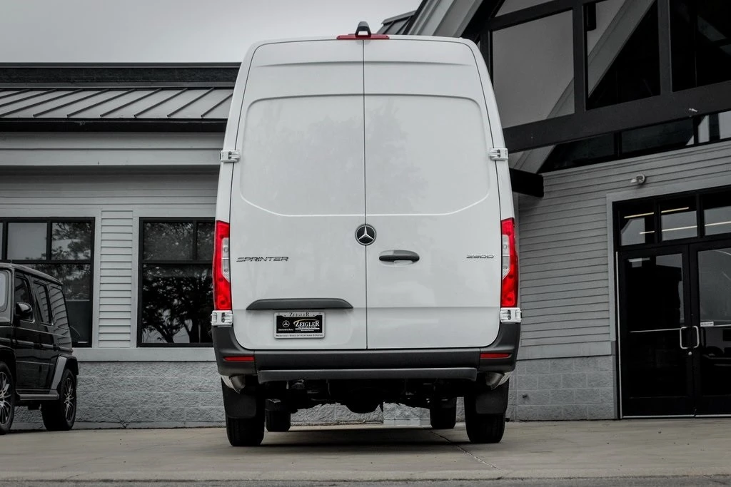 2025 Mercedes-Benz VS30 Sprinter - Image 9 of 12