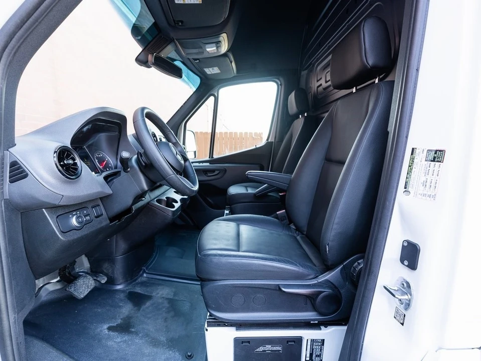 2025 Mercedes-Benz VS30 Sprinter - Image 7 of 12