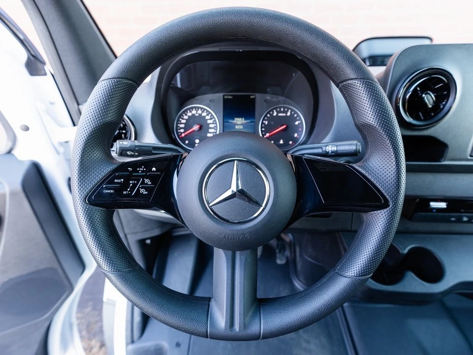 2025 Mercedes-Benz VS30 Sprinter - Image 11 of 12