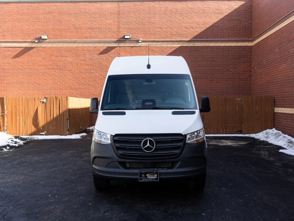 2025 Mercedes-Benz VS30 Sprinter - Image 2 of 12