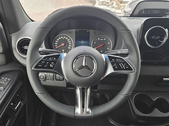 2025 Mercedes-Benz VS30 Sprinter - Image 10 of 12