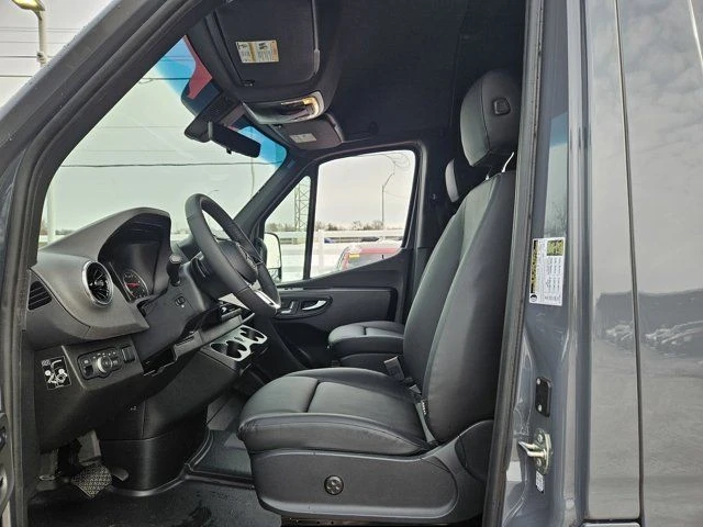 2025 Mercedes-Benz VS30 Sprinter - Image 9 of 12